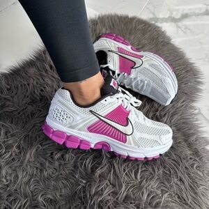 Nike zoom Vomero 5